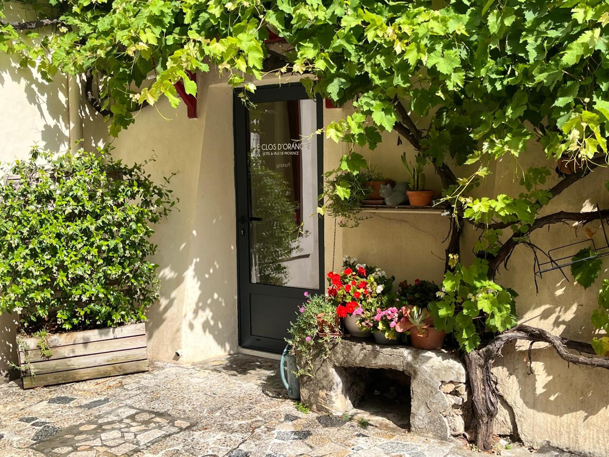 Hotel Le Clos D'orange - & De Provence 3*